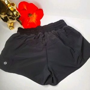 Lululemon Black tracker run shorts sz 6